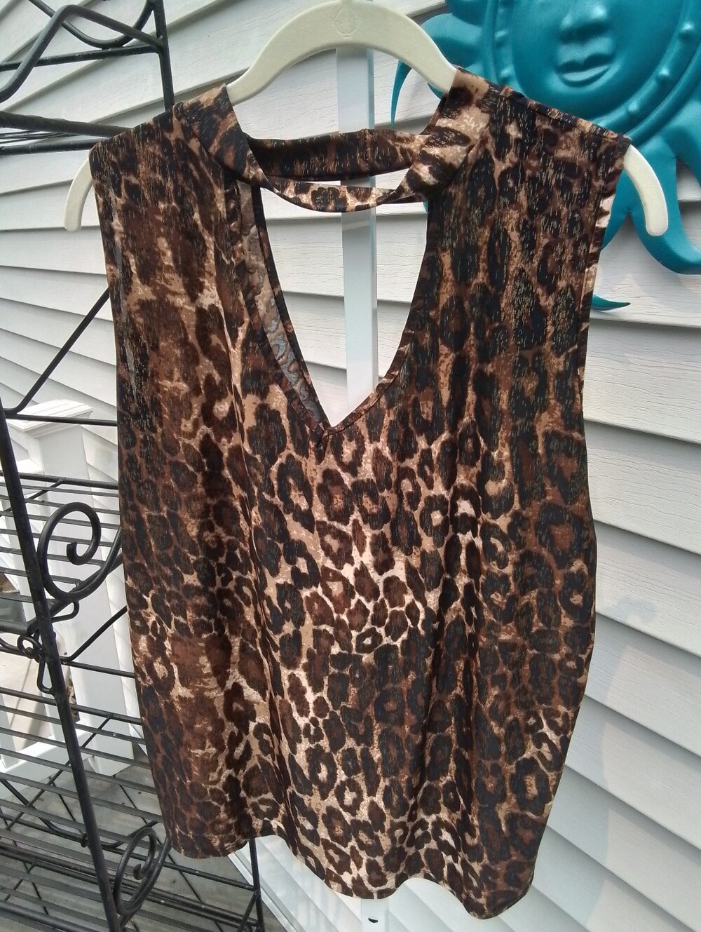 Sleeveless Leopard Print V-Neck Tank Top